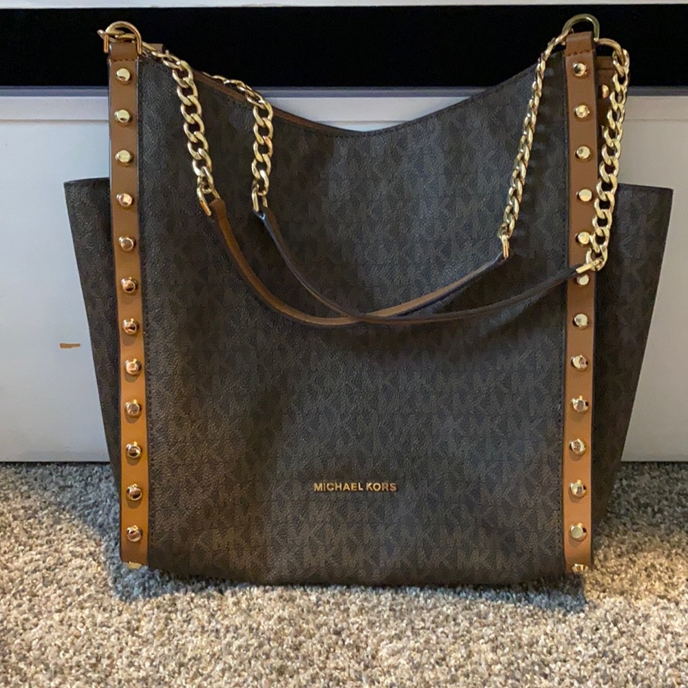 Micheal kors purse